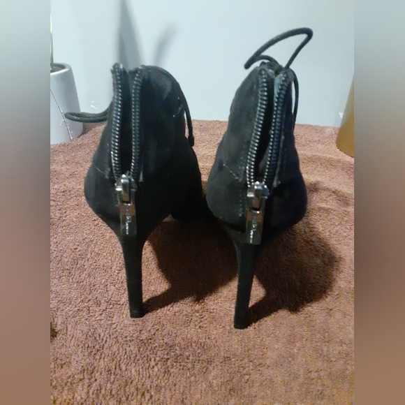 BCBGeneration Women's Black Suede Lace Up Highheel Boots Size 7 4in Heel - Picture 6 of 11